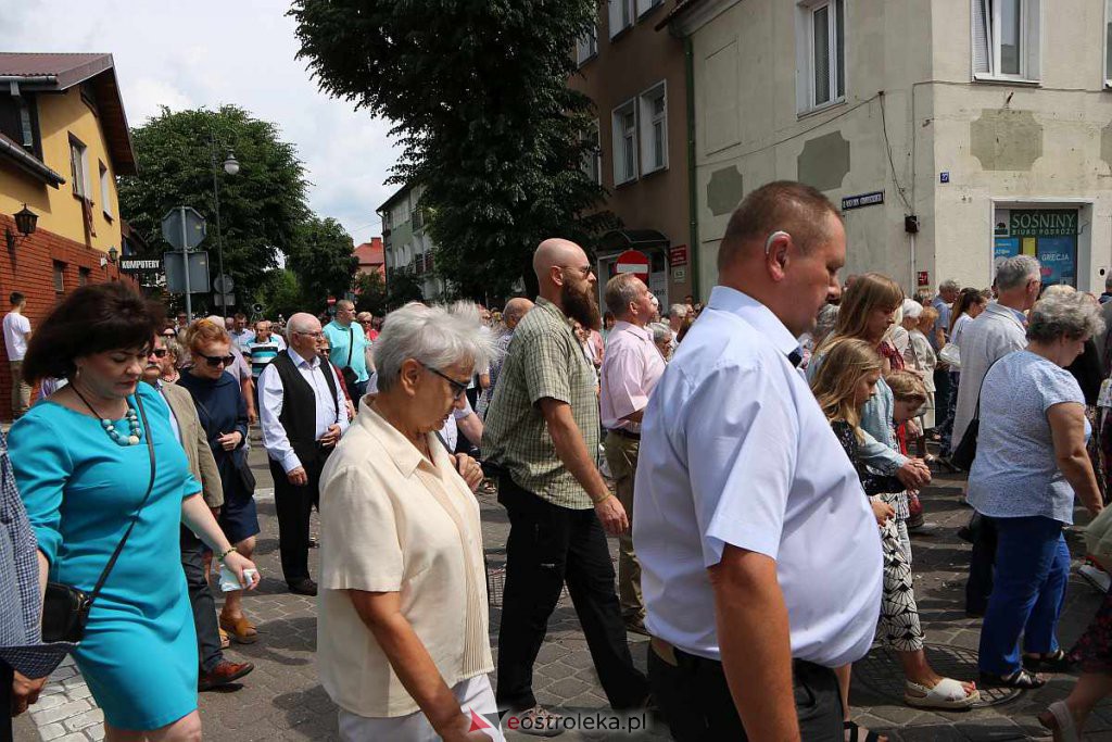 Procesja Bożego Ciała 2022 w sanktuarium pw. św. Antoniego Padewskiego w Ostrołęce [16.06.2022] - zdjęcie #132 - eOstroleka.pl