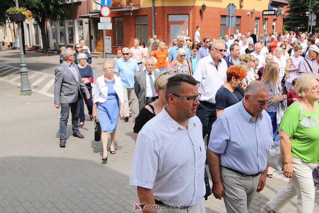 Procesja Bożego Ciała 2022 w sanktuarium pw. św. Antoniego Padewskiego w Ostrołęce [16.06.2022] - zdjęcie #92 - eOstroleka.pl