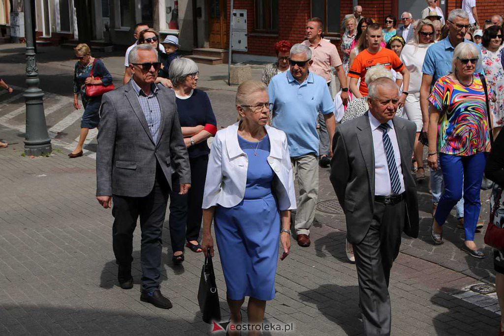 Procesja Bożego Ciała 2022 w sanktuarium pw. św. Antoniego Padewskiego w Ostrołęce [16.06.2022] - zdjęcie #90 - eOstroleka.pl