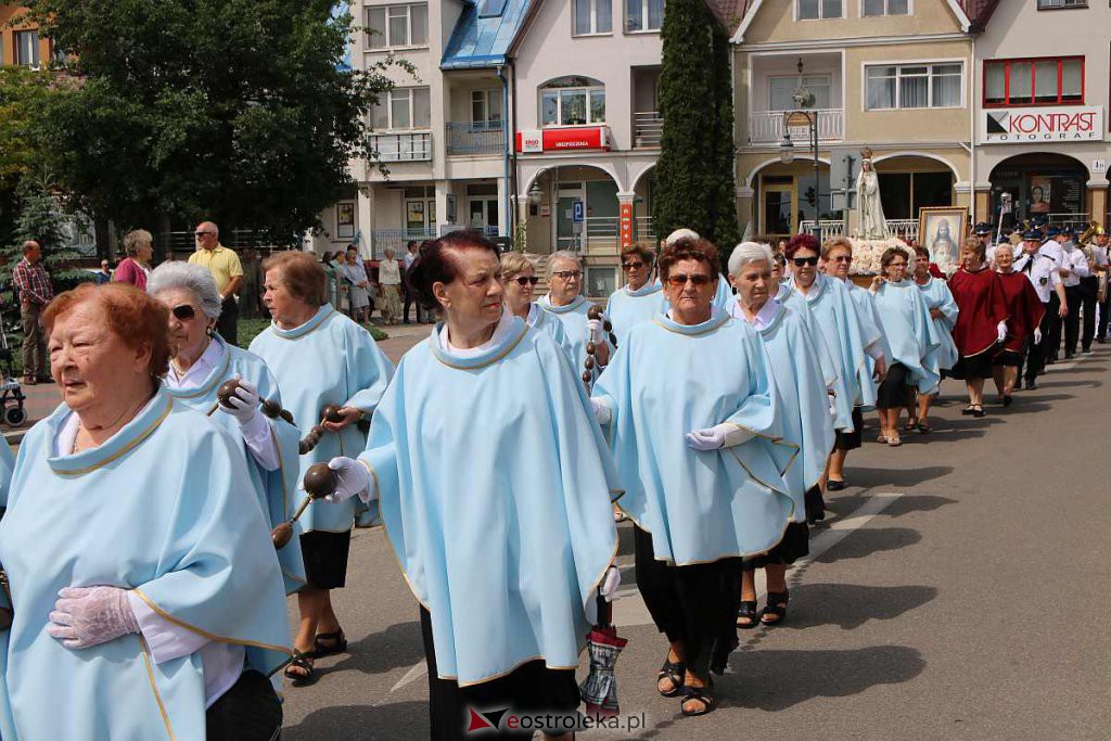 Procesja Bożego Ciała 2022 w sanktuarium pw. św. Antoniego Padewskiego w Ostrołęce [16.06.2022] - zdjęcie #118 - eOstroleka.pl