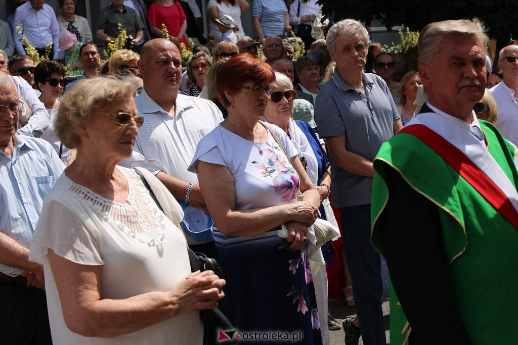 Procesja Bożego Ciała 2022 w sanktuarium pw. św. Antoniego Padewskiego w Ostrołęce [16.06.2022] - zdjęcie #16 - eOstroleka.pl