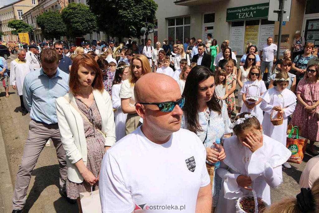 Procesja Bożego Ciała 2022 w sanktuarium pw. św. Antoniego Padewskiego w Ostrołęce [16.06.2022] - zdjęcie #11 - eOstroleka.pl