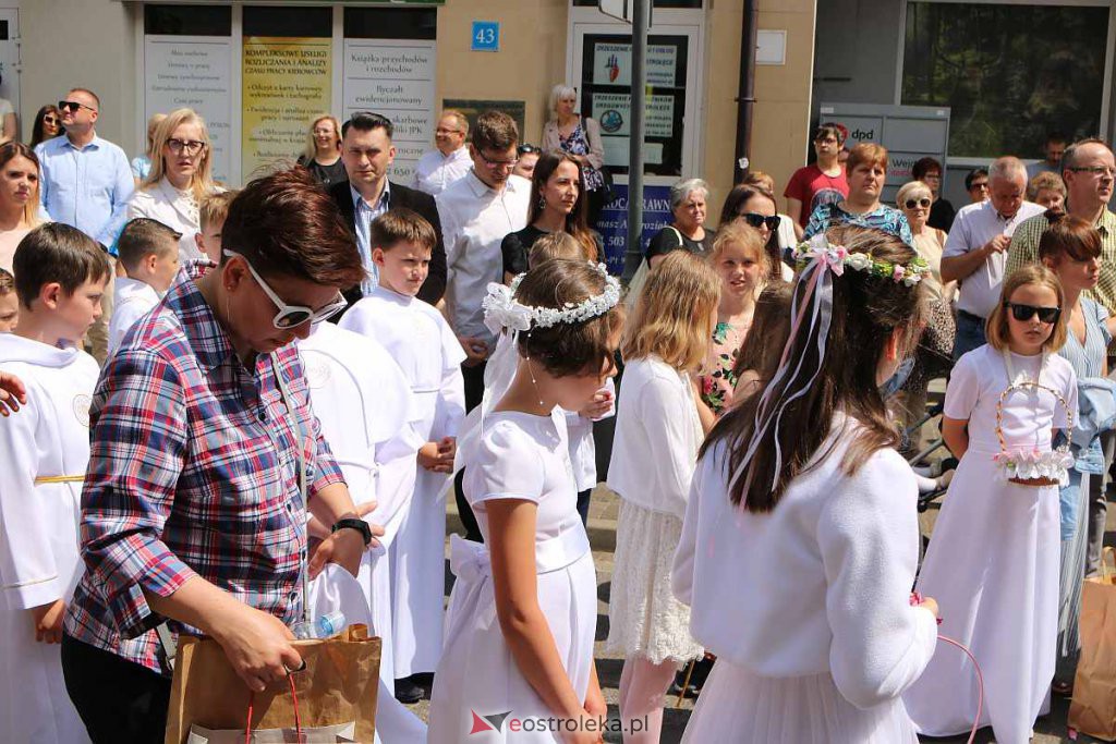 Procesja Bożego Ciała 2022 w sanktuarium pw. św. Antoniego Padewskiego w Ostrołęce [16.06.2022] - zdjęcie #9 - eOstroleka.pl
