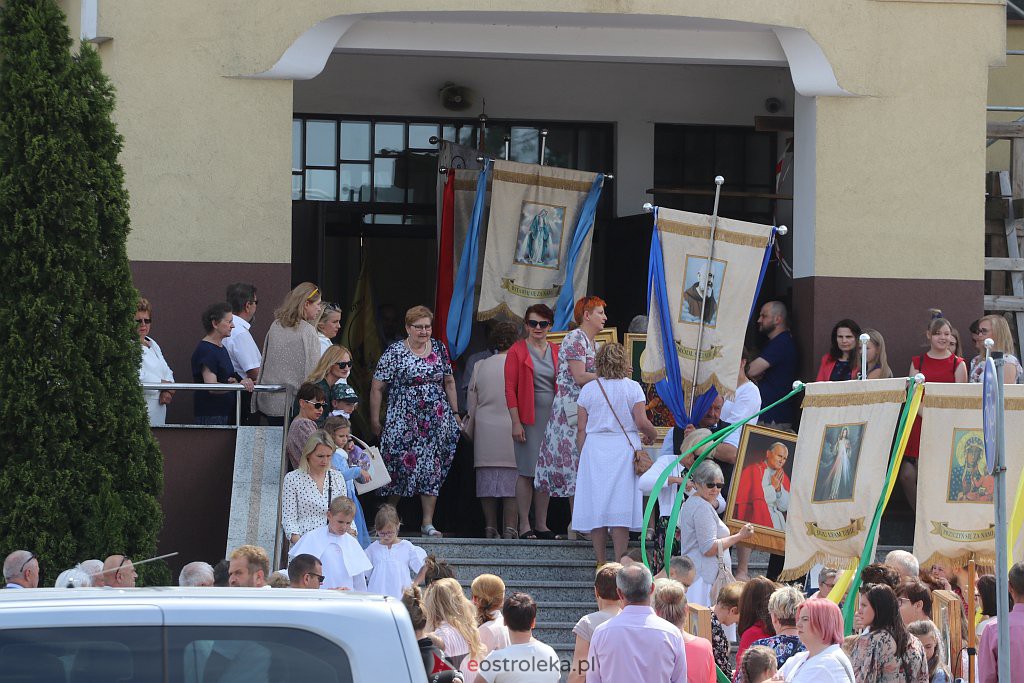 Boże Ciało 2022. Procesja w parafii pw. św. Franciszka z Asyżu [16.06.2022] - zdjęcie #145 - eOstroleka.pl