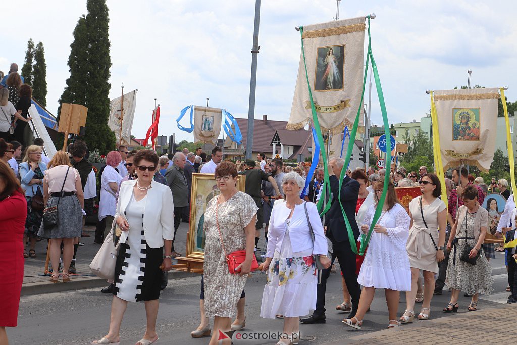 Boże Ciało 2022. Procesja w parafii pw. św. Franciszka z Asyżu [16.06.2022] - zdjęcie #122 - eOstroleka.pl
