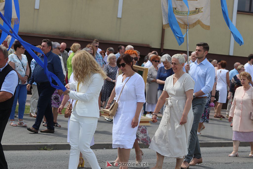 Boże Ciało 2022. Procesja w parafii pw. św. Franciszka z Asyżu [16.06.2022] - zdjęcie #110 - eOstroleka.pl
