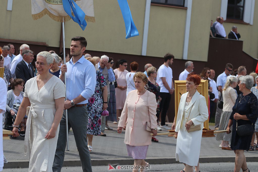 Boże Ciało 2022. Procesja w parafii pw. św. Franciszka z Asyżu [16.06.2022] - zdjęcie #109 - eOstroleka.pl