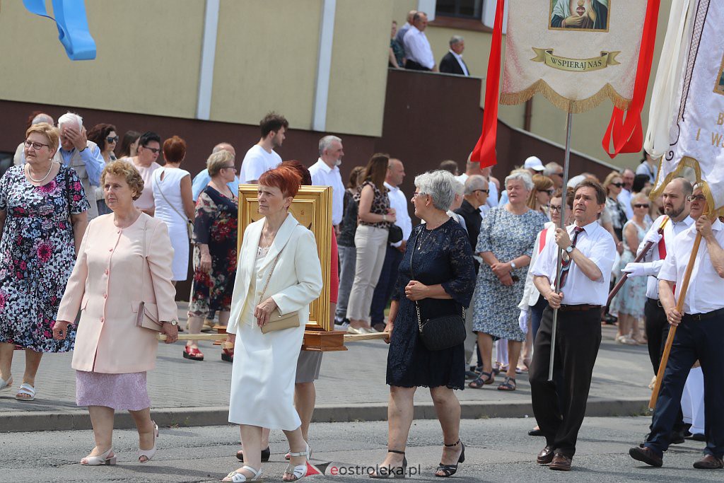 Boże Ciało 2022. Procesja w parafii pw. św. Franciszka z Asyżu [16.06.2022] - zdjęcie #38 - eOstroleka.pl