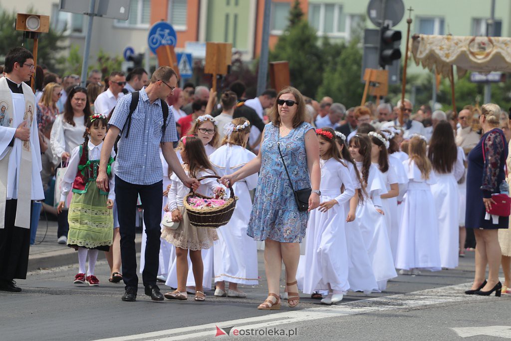 Boże Ciało 2022. Procesja w parafii pw. św. Franciszka z Asyżu [16.06.2022] - zdjęcie #105 - eOstroleka.pl