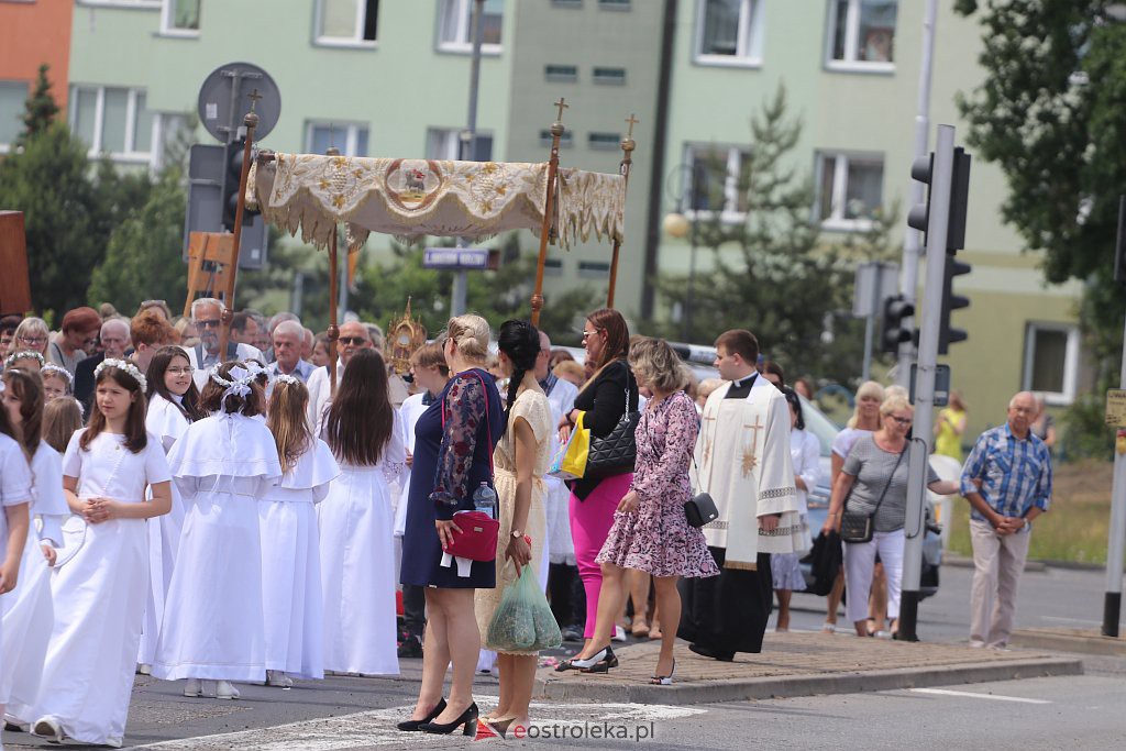 Boże Ciało 2022. Procesja w parafii pw. św. Franciszka z Asyżu [16.06.2022] - zdjęcie #104 - eOstroleka.pl