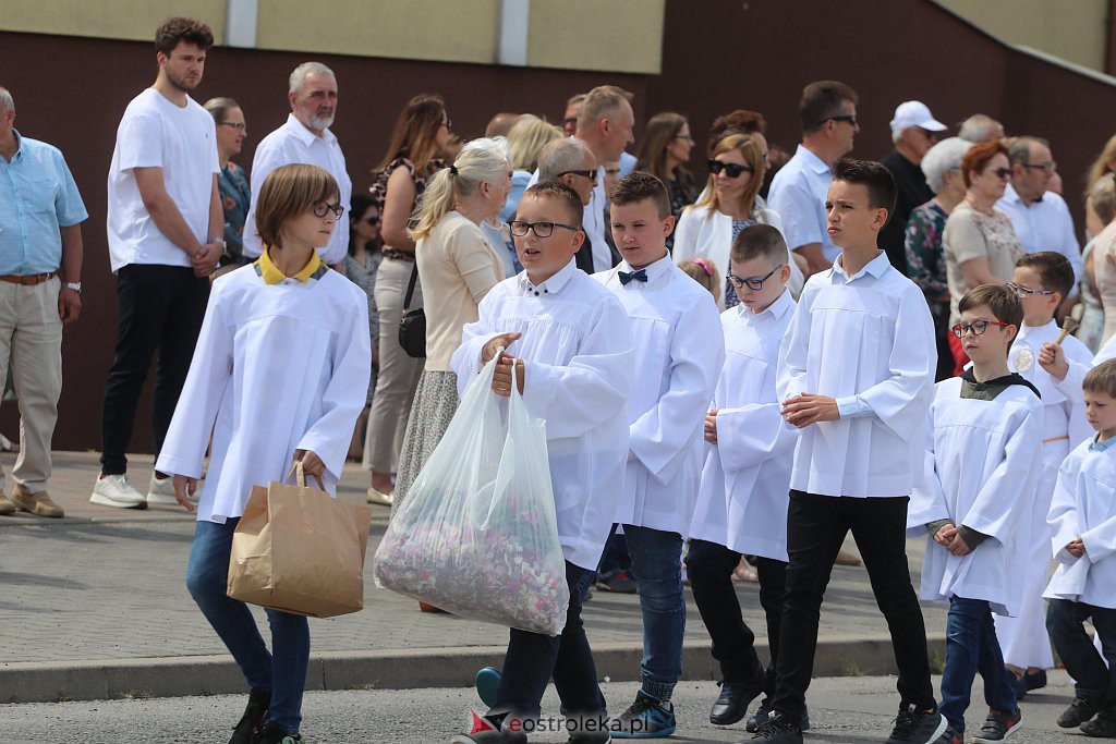 Boże Ciało 2022. Procesja w parafii pw. św. Franciszka z Asyżu [16.06.2022] - zdjęcie #102 - eOstroleka.pl