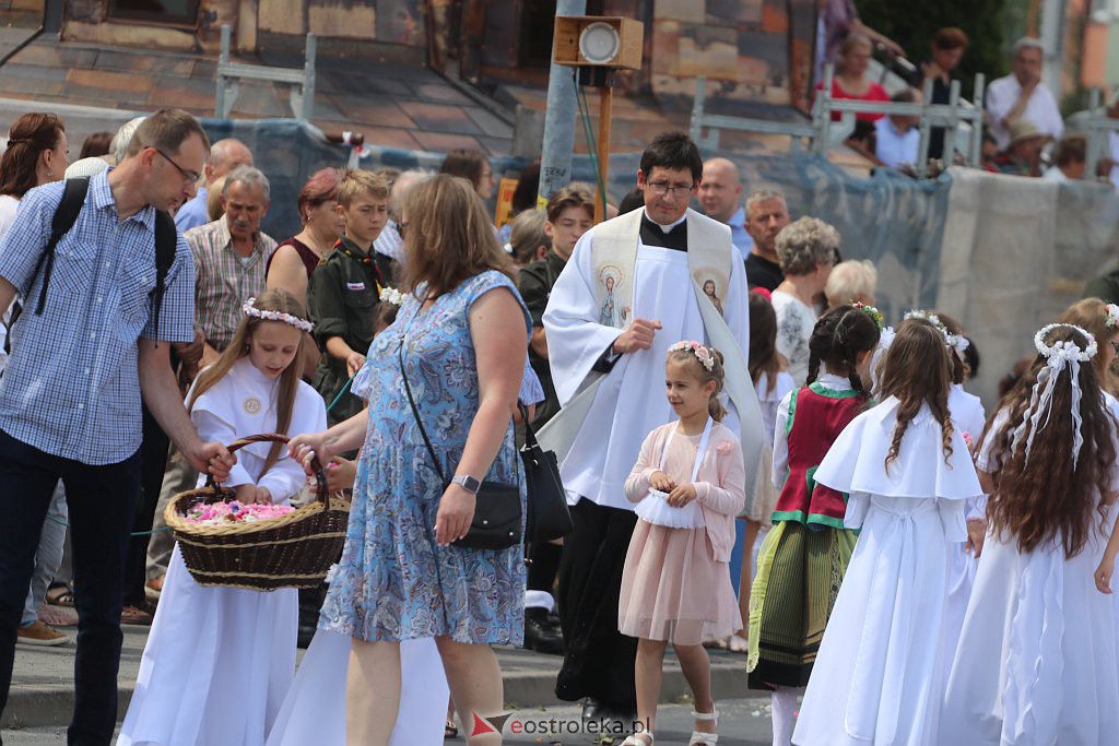 Boże Ciało 2022. Procesja w parafii pw. św. Franciszka z Asyżu [16.06.2022] - zdjęcie #100 - eOstroleka.pl