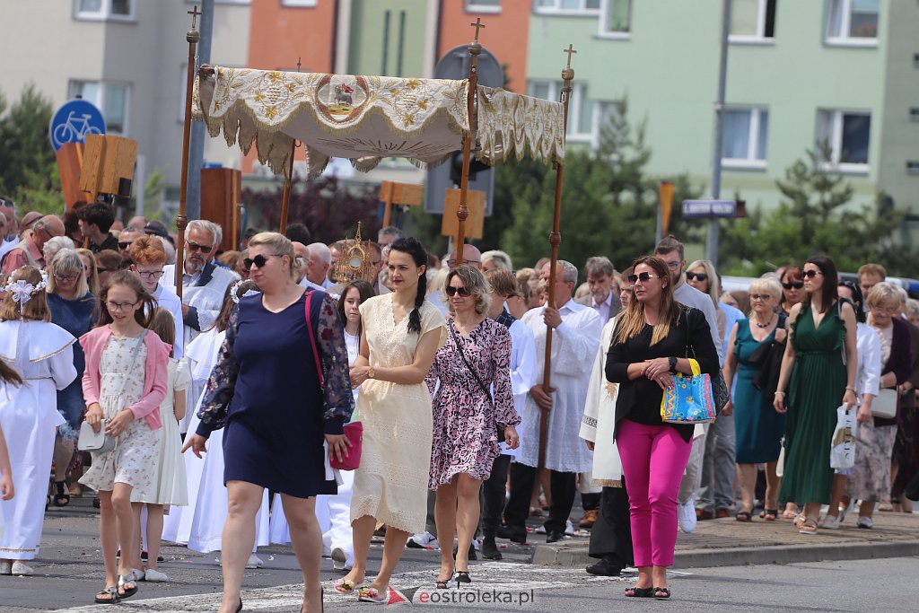 Boże Ciało 2022. Procesja w parafii pw. św. Franciszka z Asyżu [16.06.2022] - zdjęcie #98 - eOstroleka.pl