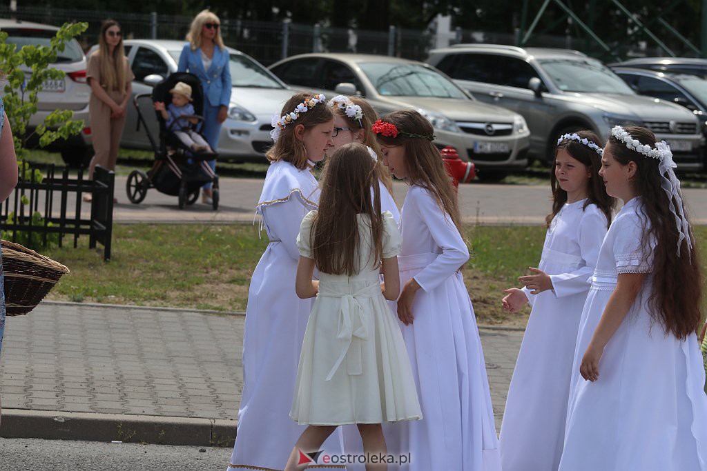 Boże Ciało 2022. Procesja w parafii pw. św. Franciszka z Asyżu [16.06.2022] - zdjęcie #95 - eOstroleka.pl