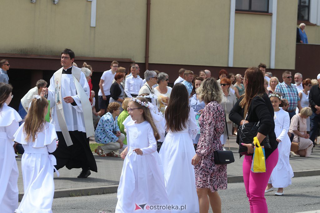 Boże Ciało 2022. Procesja w parafii pw. św. Franciszka z Asyżu [16.06.2022] - zdjęcie #94 - eOstroleka.pl