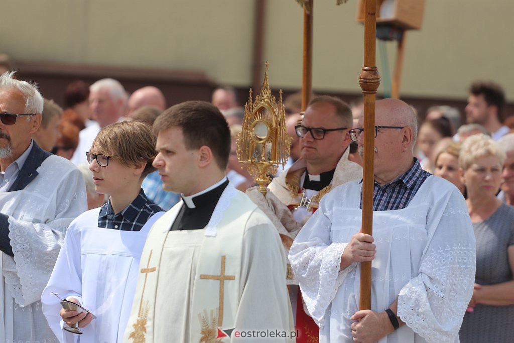 Boże Ciało 2022. Procesja w parafii pw. św. Franciszka z Asyżu [16.06.2022] - zdjęcie #81 - eOstroleka.pl