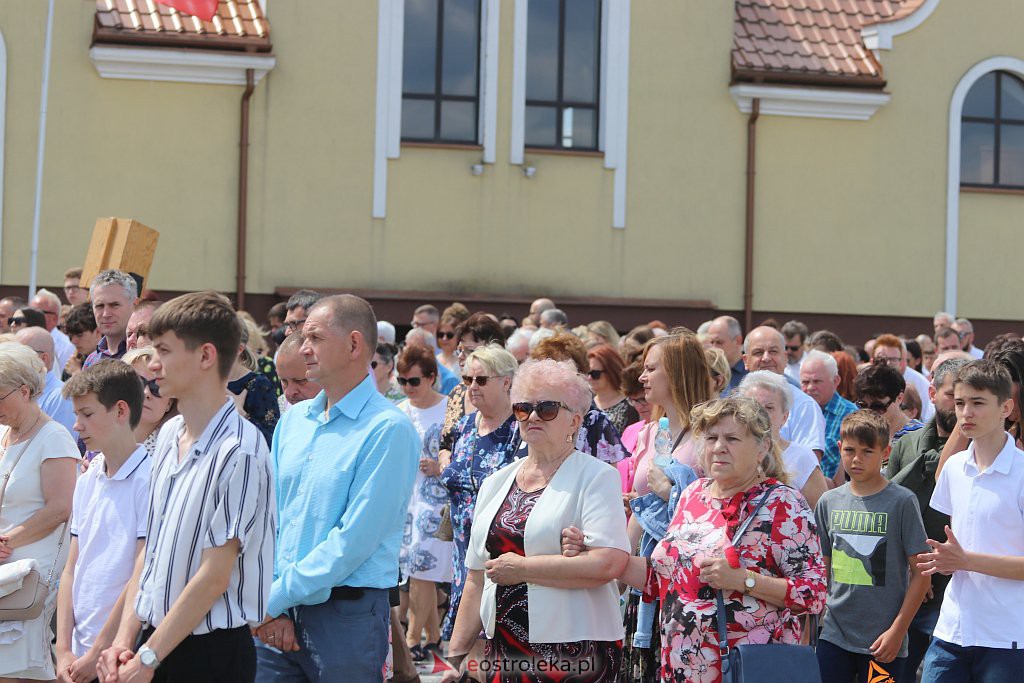 Boże Ciało 2022. Procesja w parafii pw. św. Franciszka z Asyżu [16.06.2022] - zdjęcie #62 - eOstroleka.pl