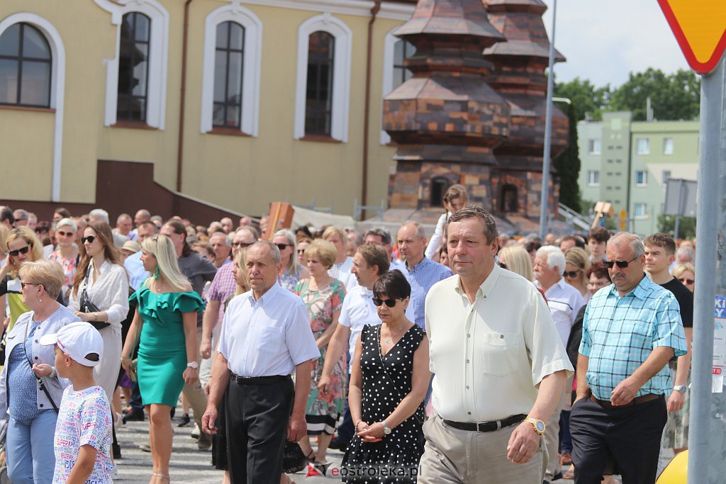 Boże Ciało 2022. Procesja w parafii pw. św. Franciszka z Asyżu [16.06.2022] - zdjęcie #60 - eOstroleka.pl