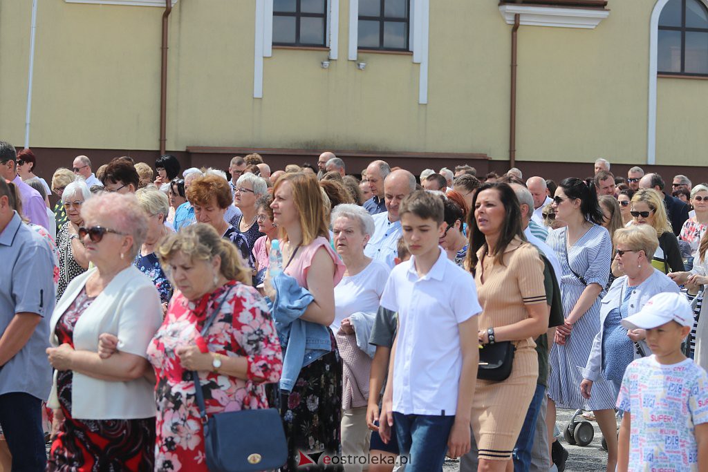 Boże Ciało 2022. Procesja w parafii pw. św. Franciszka z Asyżu [16.06.2022] - zdjęcie #59 - eOstroleka.pl