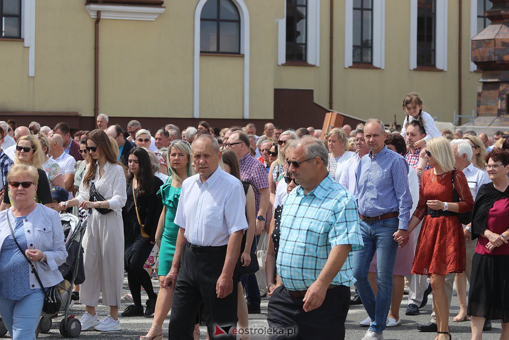 Boże Ciało 2022. Procesja w parafii pw. św. Franciszka z Asyżu [16.06.2022] - zdjęcie #56 - eOstroleka.pl