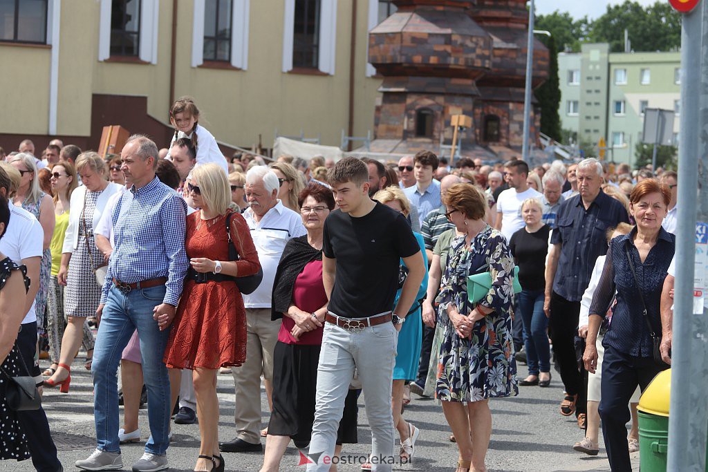 Boże Ciało 2022. Procesja w parafii pw. św. Franciszka z Asyżu [16.06.2022] - zdjęcie #54 - eOstroleka.pl