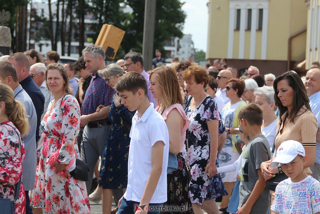 Boże Ciało 2022. Procesja w parafii pw. św. Franciszka z Asyżu [16.06.2022] - zdjęcie #52 - eOstroleka.pl