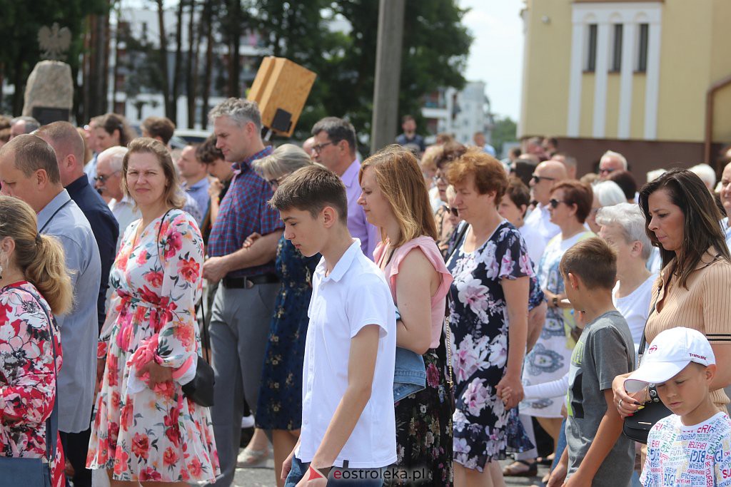 Boże Ciało 2022. Procesja w parafii pw. św. Franciszka z Asyżu [16.06.2022] - zdjęcie #51 - eOstroleka.pl