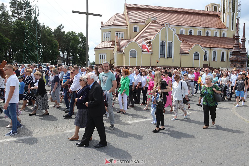 Boże Ciało 2022. Procesja w parafii pw. św. Franciszka z Asyżu [16.06.2022] - zdjęcie #44 - eOstroleka.pl