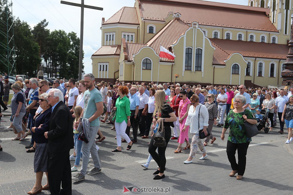 Boże Ciało 2022. Procesja w parafii pw. św. Franciszka z Asyżu [16.06.2022] - zdjęcie #43 - eOstroleka.pl
