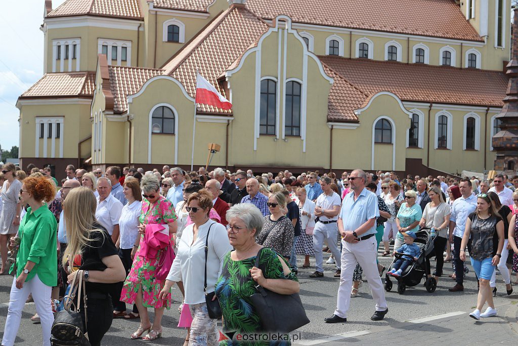 Boże Ciało 2022. Procesja w parafii pw. św. Franciszka z Asyżu [16.06.2022] - zdjęcie #41 - eOstroleka.pl