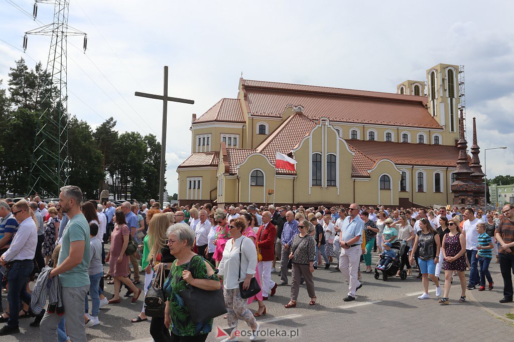 Boże Ciało 2022. Procesja w parafii pw. św. Franciszka z Asyżu [16.06.2022] - zdjęcie #40 - eOstroleka.pl