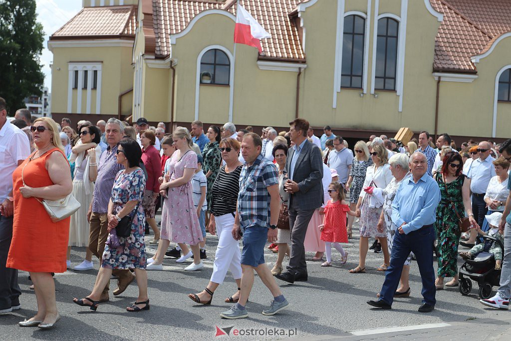 Boże Ciało 2022. Procesja w parafii pw. św. Franciszka z Asyżu [16.06.2022] - zdjęcie #35 - eOstroleka.pl