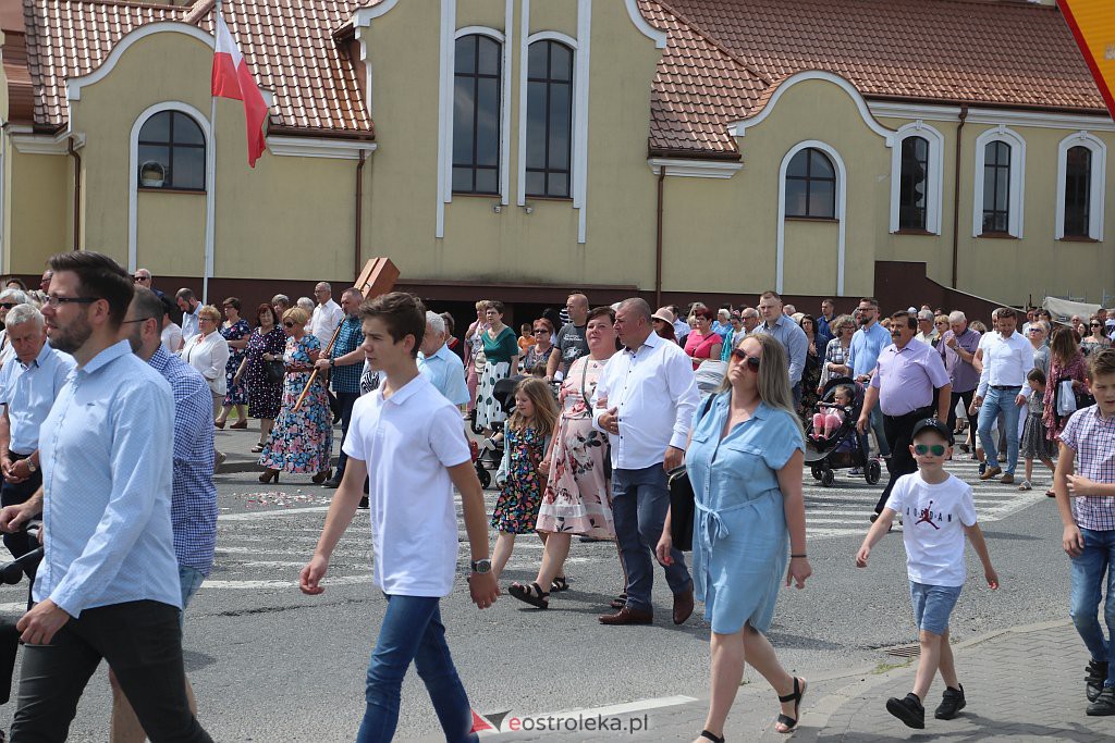 Boże Ciało 2022. Procesja w parafii pw. św. Franciszka z Asyżu [16.06.2022] - zdjęcie #22 - eOstroleka.pl