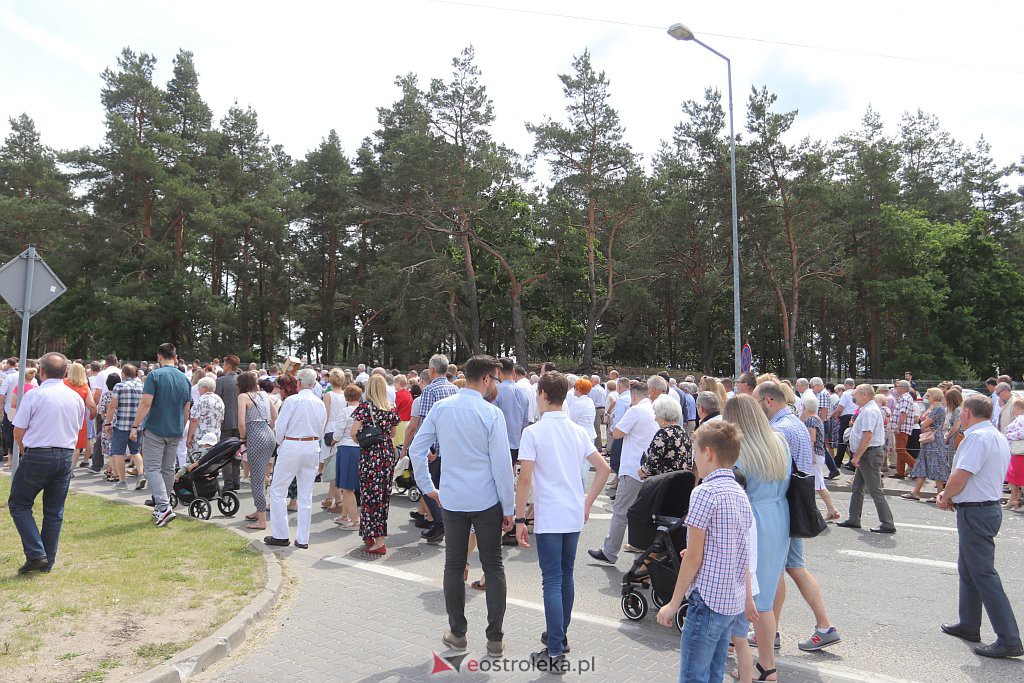 Boże Ciało 2022. Procesja w parafii pw. św. Franciszka z Asyżu [16.06.2022] - zdjęcie #19 - eOstroleka.pl