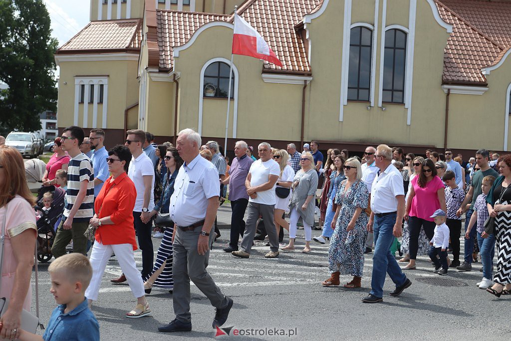 Boże Ciało 2022. Procesja w parafii pw. św. Franciszka z Asyżu [16.06.2022] - zdjęcie #17 - eOstroleka.pl