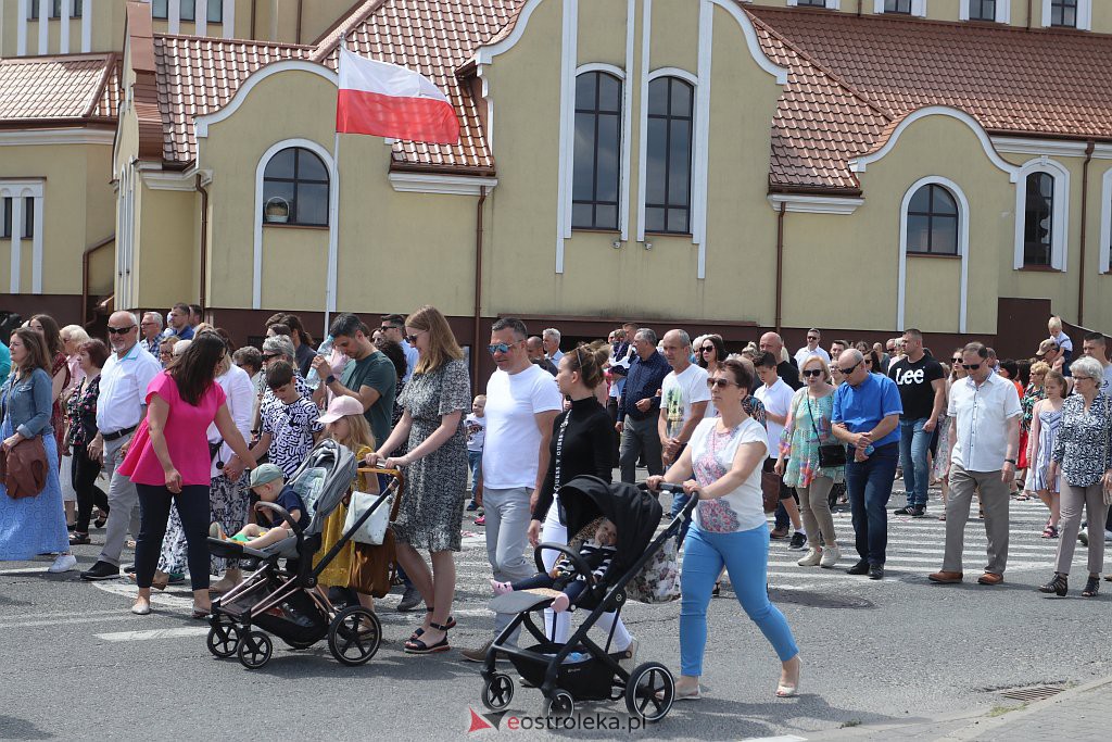 Boże Ciało 2022. Procesja w parafii pw. św. Franciszka z Asyżu [16.06.2022] - zdjęcie #14 - eOstroleka.pl