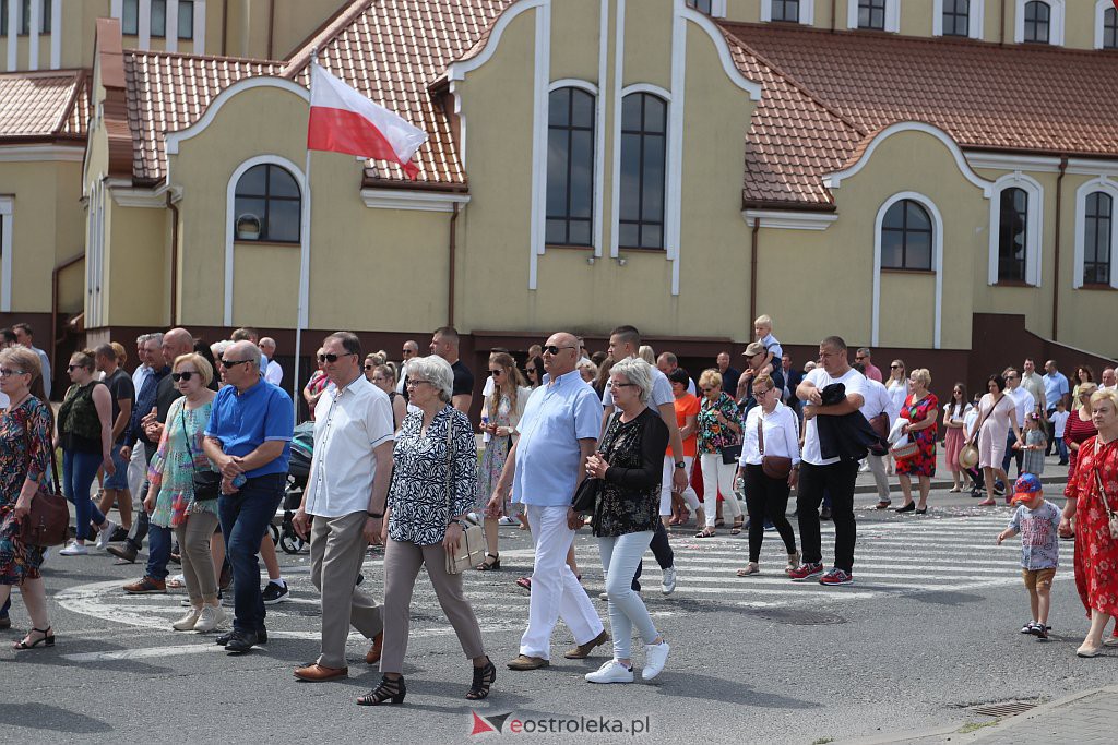 Boże Ciało 2022. Procesja w parafii pw. św. Franciszka z Asyżu [16.06.2022] - zdjęcie #11 - eOstroleka.pl