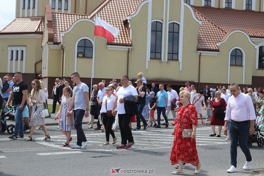 Boże Ciało 2022. Procesja w parafii pw. św. Franciszka z Asyżu [16.06.2022] - zdjęcie #9 - eOstroleka.pl
