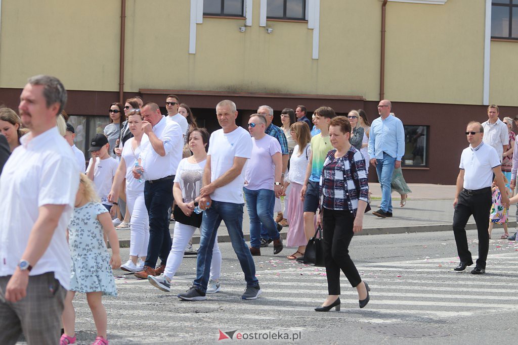 Boże Ciało 2022. Procesja w parafii pw. św. Franciszka z Asyżu [16.06.2022] - zdjęcie #6 - eOstroleka.pl