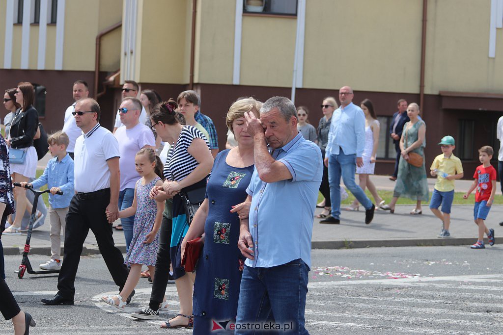 Boże Ciało 2022. Procesja w parafii pw. św. Franciszka z Asyżu [16.06.2022] - zdjęcie #2 - eOstroleka.pl