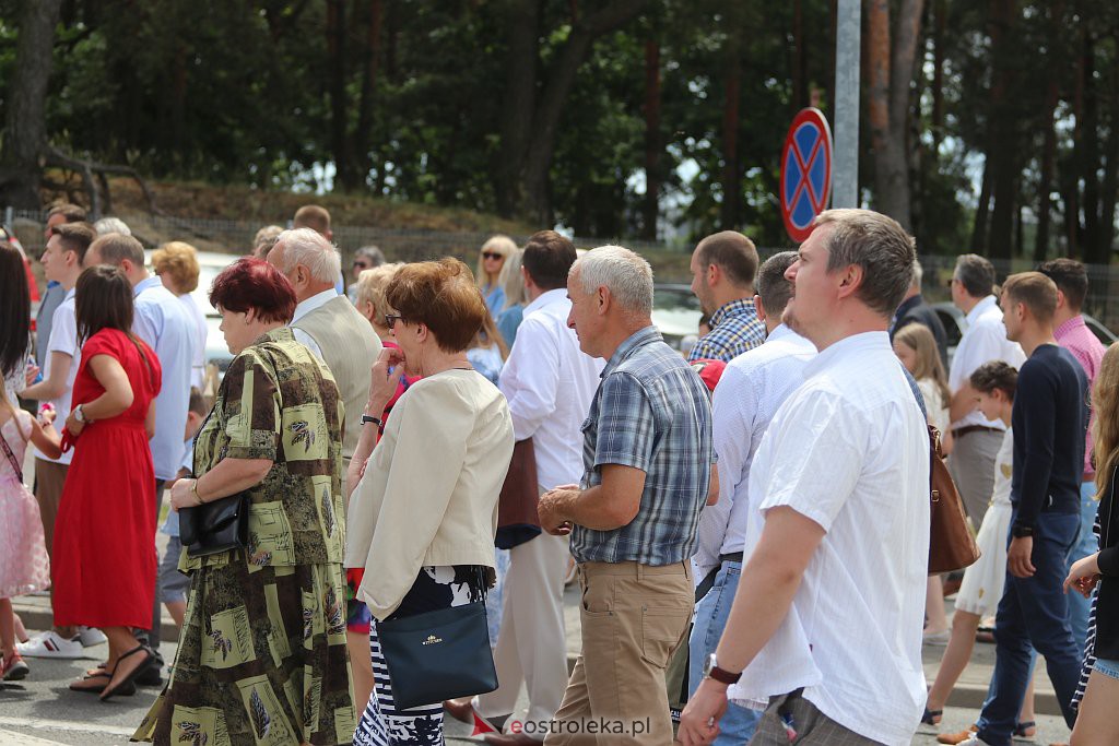 Boże Ciało 2022. Procesja w parafii pw. św. Franciszka z Asyżu [16.06.2022] - zdjęcie #1 - eOstroleka.pl