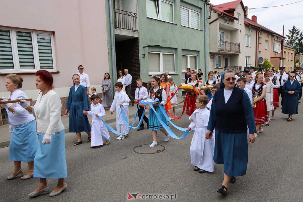 Boże Ciało 2022 w parafi pw. Nawiedzenia NMP w Ostrołęce [16.06.2022] - zdjęcie #176 - eOstroleka.pl