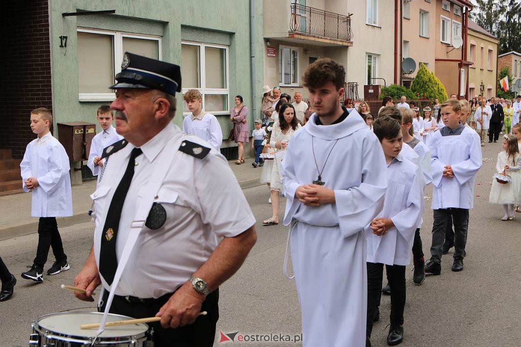 Boże Ciało 2022 w parafi pw. Nawiedzenia NMP w Ostrołęce [16.06.2022] - zdjęcie #163 - eOstroleka.pl