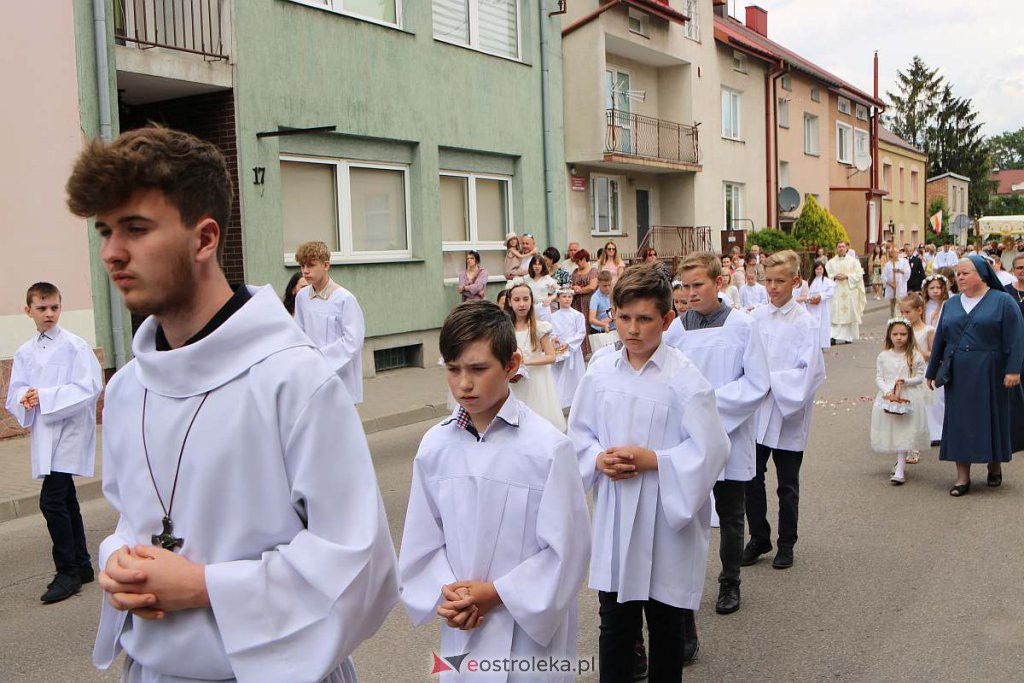Boże Ciało 2022 w parafi pw. Nawiedzenia NMP w Ostrołęce [16.06.2022] - zdjęcie #162 - eOstroleka.pl