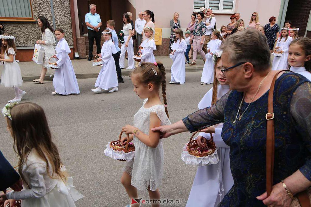 Boże Ciało 2022 w parafi pw. Nawiedzenia NMP w Ostrołęce [16.06.2022] - zdjęcie #155 - eOstroleka.pl