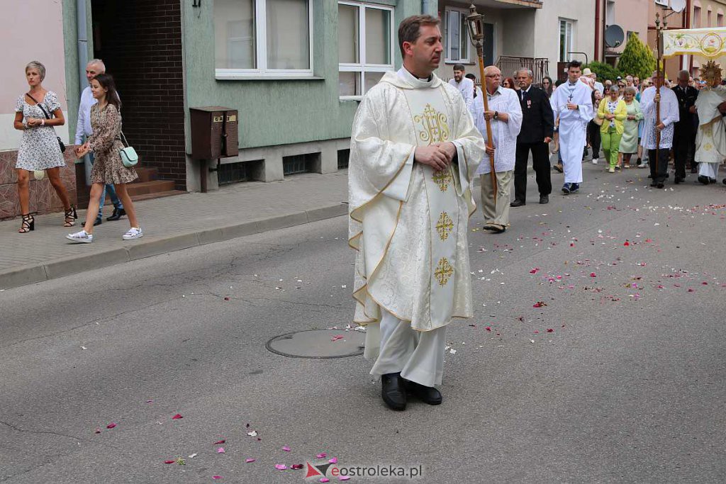 Boże Ciało 2022 w parafi pw. Nawiedzenia NMP w Ostrołęce [16.06.2022] - zdjęcie #153 - eOstroleka.pl