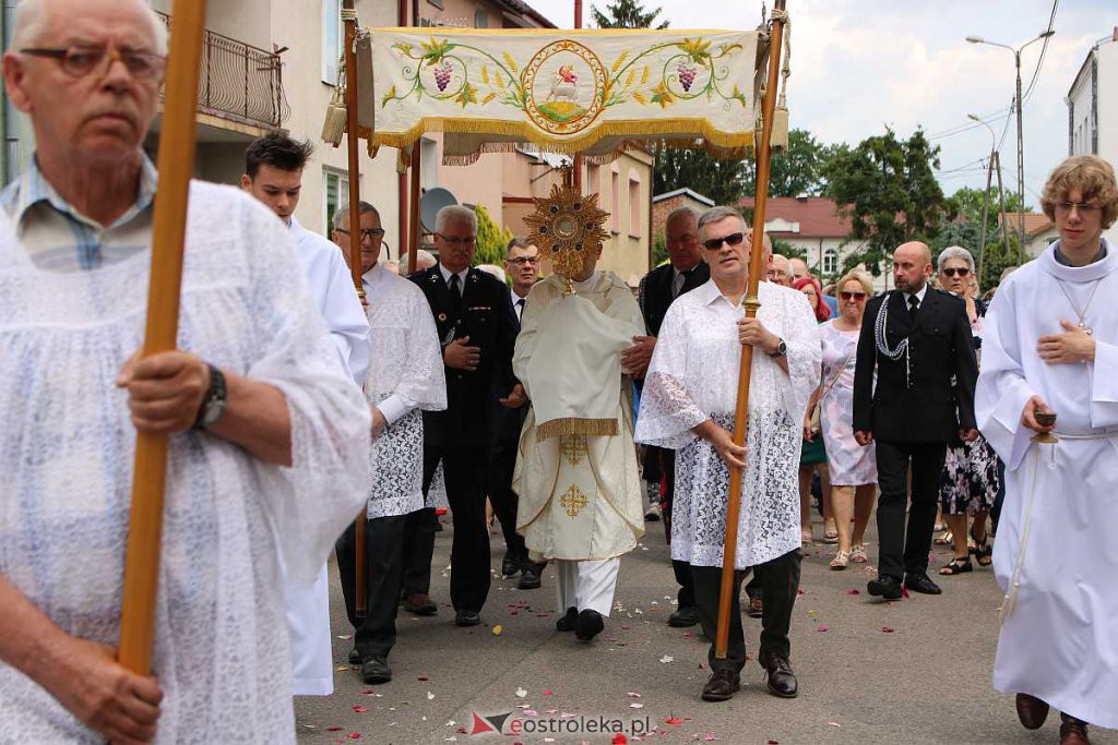 Boże Ciało 2022 w parafi pw. Nawiedzenia NMP w Ostrołęce [16.06.2022] - zdjęcie #150 - eOstroleka.pl