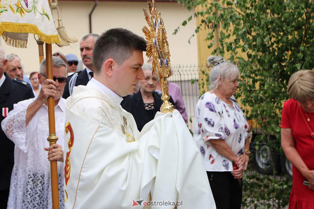 Boże Ciało 2022 w parafi pw. Nawiedzenia NMP w Ostrołęce [16.06.2022] - zdjęcie #147 - eOstroleka.pl