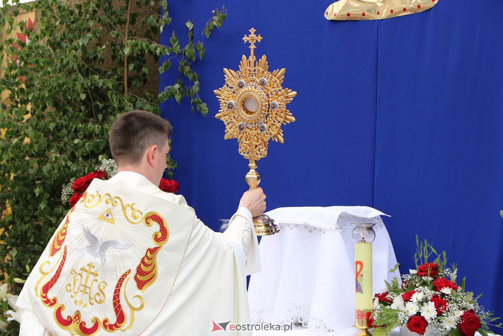 Boże Ciało 2022 w parafi pw. Nawiedzenia NMP w Ostrołęce [16.06.2022] - zdjęcie #144 - eOstroleka.pl