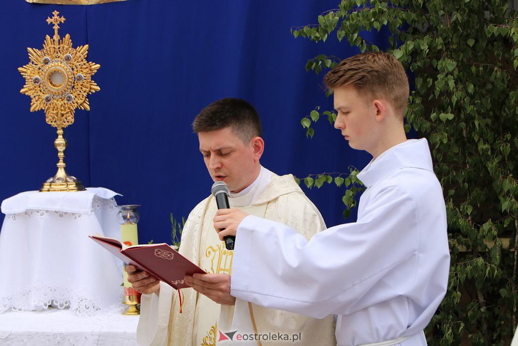 Boże Ciało 2022 w parafi pw. Nawiedzenia NMP w Ostrołęce [16.06.2022] - zdjęcie #128 - eOstroleka.pl